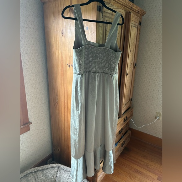 Show Me Your Mumu XXL Claire Midi Dress in Moss Green Luxe Satin - Picture 2 of 11